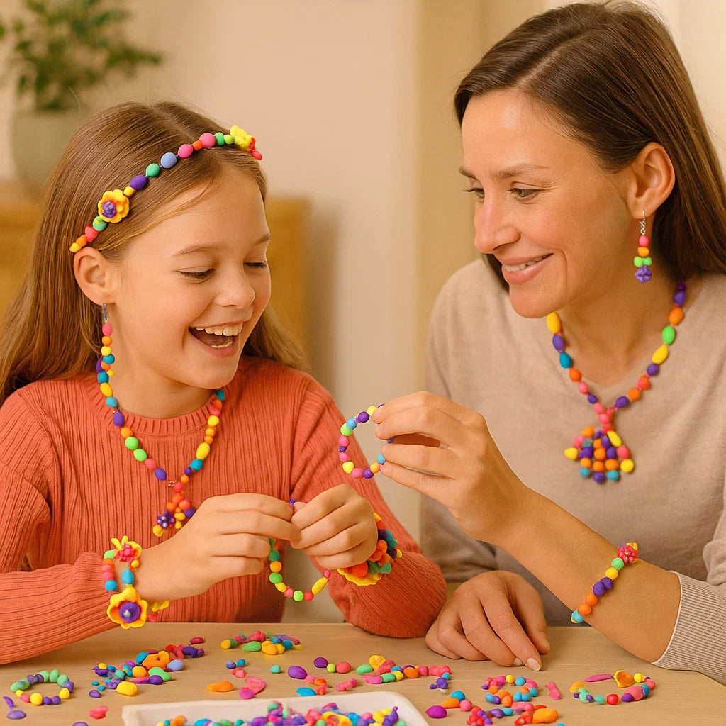 Pop - helmisetti lapsille | Värikäs DIY - korusetti luovaan leikkiin ja hienomotoriikan kehittämiseen